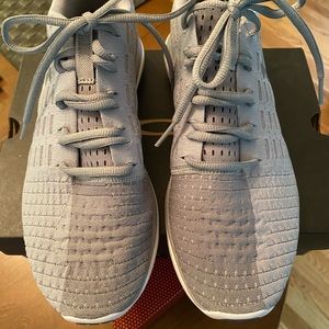 Under Armour W’s Slingflex Size 9.5